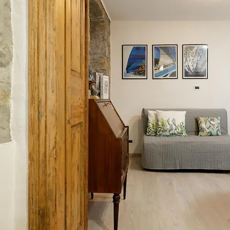 Apartment Pietra, Legno E Versi, Casa Carducci A Triest