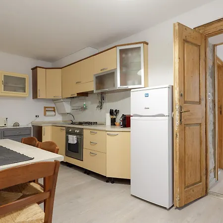 Pietra, Legno E Versi, Casa Carducci A